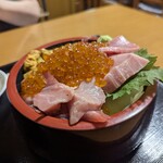 すし食堂　おはん - ３食丼        2600円