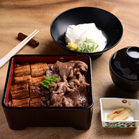 鰻牛あい盛り重