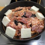 ホルモン幸楽 花輪本店 - ホルモンと豆腐　盛り付け例