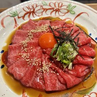 黒毛和牛トロ肉ユッケ