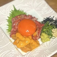 黒毛和牛うにくユッケ