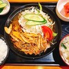 自由亭 - 料理写真:豚ロース肉のガリバタ定食（ニンニクバター醤油）
1100円（税込1210円）