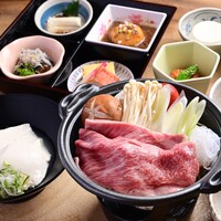 ちょっと贅沢なお昼の会席もご用意しております。詳細はコースページをご覧ください。