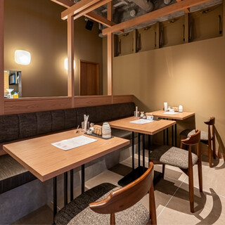 昼夜問わずお気軽にどうぞ◎ウッド調の落ち着いた雰囲気が魅力