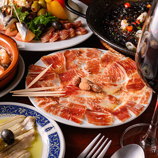 現地の味を再現。会話もはずむスペイン料理をお気軽に♪