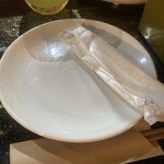 ラーメン・豚足 太吉 - 殻むき用皿･おしぼり