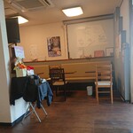 カフェ 不二 熊野店 - ちょうどお客様がおられなくなって撮影。入り口側の席。
