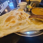 タージ ・ベンガル - 大きなナン