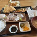 平塚漁港の食堂 - 