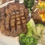 Lone Star Steakhouse & Saloon - 