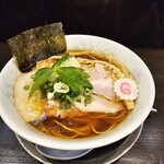 麺奏 弥栄 - プレミアム木桶巴醤油らぁ麺（1300円）
