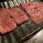 焼肉 ジャンボ - 