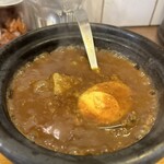 ホットスプーン - 牛スジ煮込みカレー。グツグツです。笑