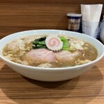 中華そば 西川 - ワンタン正油　　1600円
      麺大盛り　　　　250円