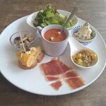 スパニッシュバル＆カフェ ニュートラル - 