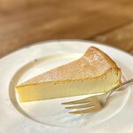 yaichi - ベイクドチーズケーキは甘さ控えめが嬉しい♡