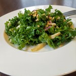ロイヤルホスト - 《ケールサラダ》税込￥693に御座います❣ほほ♡