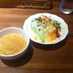 ハンバーグの店　KITCHEN MIYABI - サラダと日替わりのスープも美味しいです！