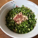 ラーメン イッケン - ニラで覆い尽くされてます！