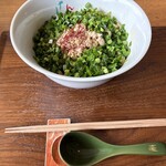 ラーメン イッケン - 8月の限定麺ニラと牛脂の油そば1000円税込