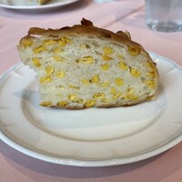 La Terrazza SABATINI - とうもろこしのフォカッチャ