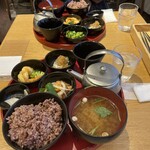 一汁一菜ごはん 御御御 - 