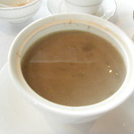 Lung King Heen - 白身魚と金貨科ハムのスープ