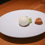 kitchen俊貴 - ２０２５年８月再訪：焼き立てフィナンシェと自家製バニラアイスシャインマスカット添え☆