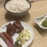 牛たん炭焼 利久  イオンレイクタウンmori店 - 