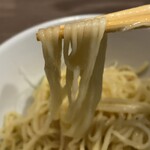 麺屋 鶏恋 - 和え玉の麺リフト