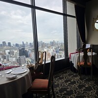 エスカーレ ホテルモントレ グラスミア大阪 - この日は雨がやんできて雲っていましたが、絶景！晴れた日や夜景も見てみたい！