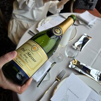 エスカーレ ホテルモントレ グラスミア大阪 - 泡で乾杯