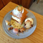 ハナツムリ - 桃のミルフィーユ