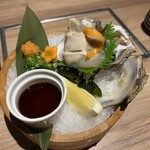 海鮮・串焼き 満天 - 隠岐島岩牡蠣刺身¥1,529