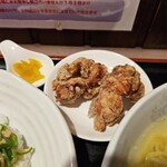 サウスヴィラ - セットのから揚げです。