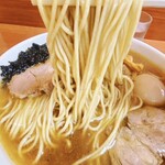 肉煮干中華そば 鈴木ラーメン店 - 自家製中細ストレート麺