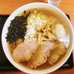 肉煮干中華そば 鈴木ラーメン店 - 美しい丼顔