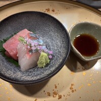 うなぎ 目白ぞろ芽 - お造り、マグロと縞鯵