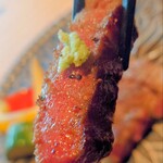 Wagyu teppanyaki steak house Kiyomizu 創 SOU - 表面がカリッとしたミディアムレア