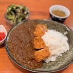 箱根ブーティー - 自家製カレーに和豚もち豚のヒレ肉を乗せて
とても良い相性で美味しい【カツカレー】