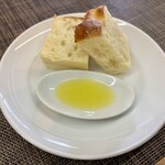 タベルナ・ソリッゾ - パン