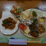 かめがい - 1000円のお通し。私はいつもこれだけで十分で青森の地酒もおいしい。全国食べ歩きましたがこの店が一番気に入っています。日月が休みですが週に３～５日行きます。低料金で超良心的！一人でも安心して飲めます。