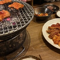 炭火焼肉ホルモン うしごろ 中目黒店 - 