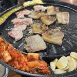 韓国石焼サムギョプサル専門 コッテジ - 