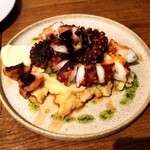 CASALINA - タコ足丸ごと炭火焼き