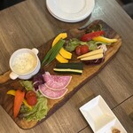 上野の森スモークダイニングGAGA - 数量限定！夏のバーニャカウダ〜サマートリュフソース　みずみずしい野菜がたくさん食べれる幸せ。