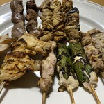 正起屋 - 塩焼き(手前)とタレ焼き(奥)