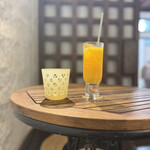 f.-on - 左はお冷のグラス