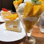 イタガキ フルーツ サロン - 訪問日 2025.7.31
      国産完熟マンゴーサンデー