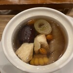豊栄 - 豊富な具材の薬膳スープ　トウモロコシ美味